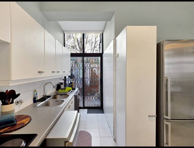 3 BEDROOM APARTMENT FOR SALE IN BANTRY BAY